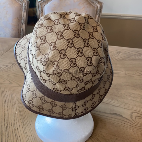 ❤️ Authentic Gucci Bucket Hat - Picture 5 of 10